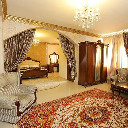 "Zolotoe Runo" Hotel Odessa Buitenkant foto