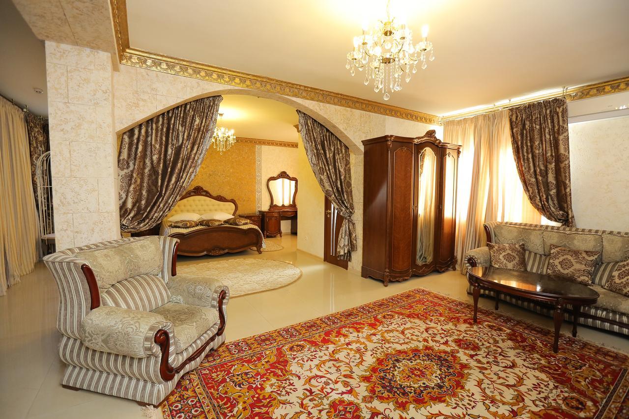 "Zolotoe Runo" Hotel Odessa Buitenkant foto