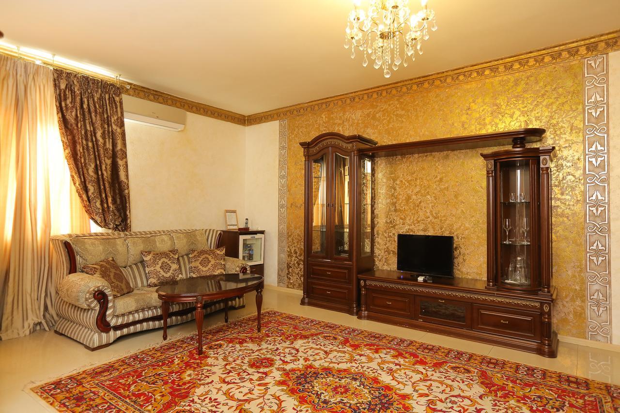 "Zolotoe Runo" Hotel Odessa Buitenkant foto